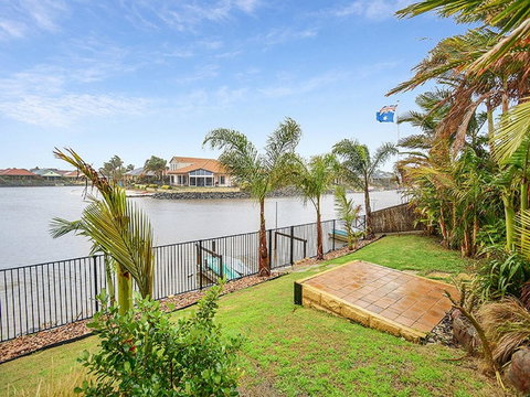 Lakeside - Encounter Bay - Palm Beach Accommodation 2