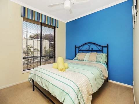 Lakeside - Encounter Bay - Palm Beach Accommodation 10