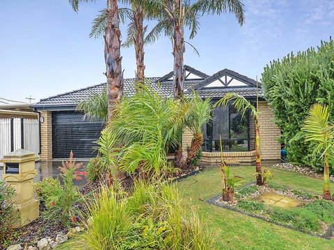 Lakeside - Encounter Bay - Palm Beach Accommodation 1