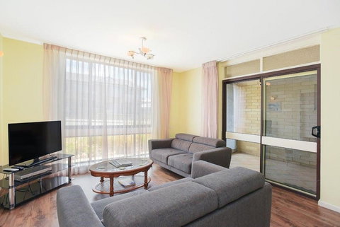 The Dolphins Beachfront Apartments - Palm Beach Accommodation 5