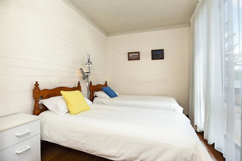 The Dolphins Beachfront Apartments - Palm Beach Accommodation 8