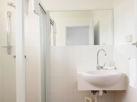 Arcadia Motel - Palm Beach Accommodation 9