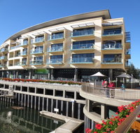 Lights Landing Apartments - Palm Beach Accommodation