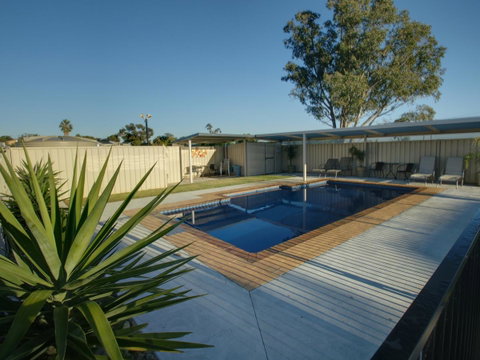 DBJ Holiday Units - Palm Beach Accommodation 2