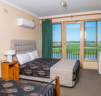 Tailem Bend Riverside Hotel - Palm Beach Accommodation
