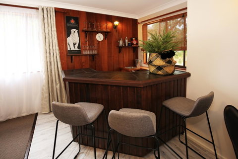 Hudson Bay @ Basin View-Pet Friendly-15 Mins To Hyams Beach - Palm Beach Accommodation 15