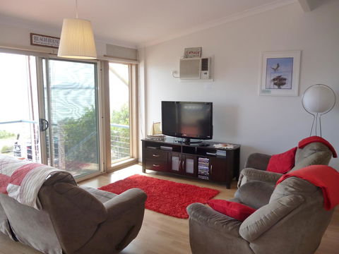 Seascape - Palm Beach Accommodation 5