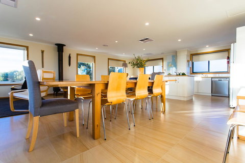 Southern Ocean Lookout - Palm Beach Accommodation 8