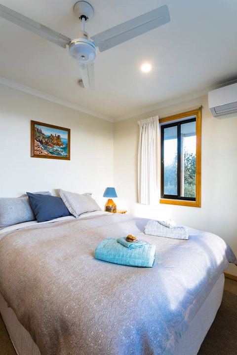 Southern Ocean Lookout - Palm Beach Accommodation 3