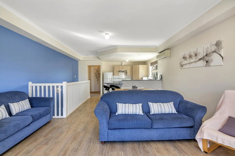 The Lighthouse - Port Willunga - C21 SouthCoast Holidays - Palm Beach Accommodation 7