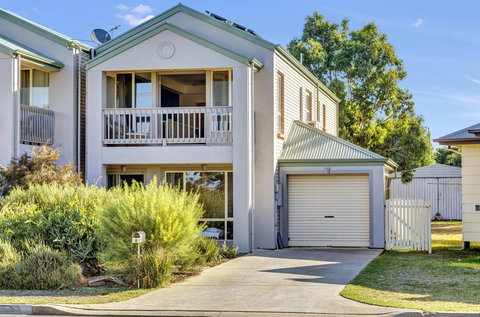 The Lighthouse - Port Willunga - C21 SouthCoast Holidays - Palm Beach Accommodation 0