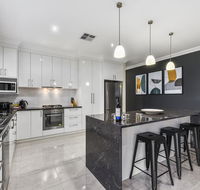 Accommodation on Lansell 2 - Palm Beach Accommodation