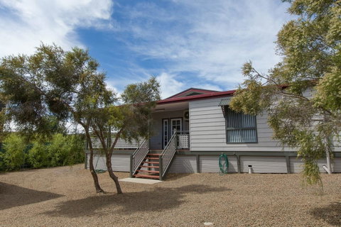 Desert Pea - Palm Beach Accommodation 11