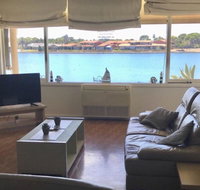 Lakeside - Palm Beach Accommodation