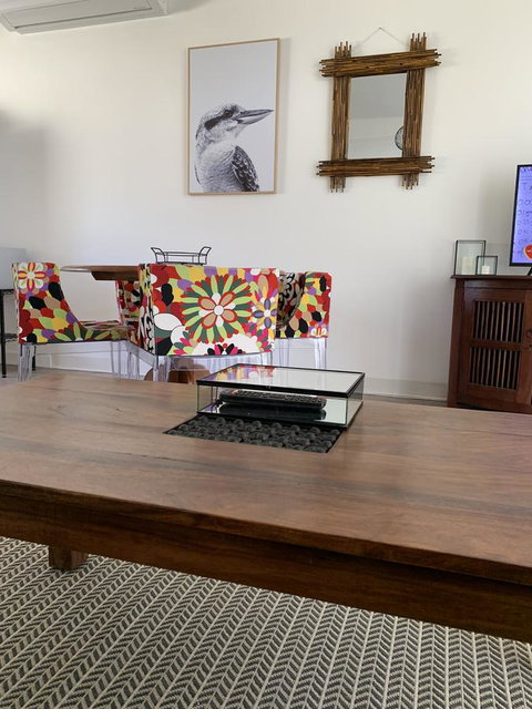 Sunshine Four - Palm Beach Accommodation 12