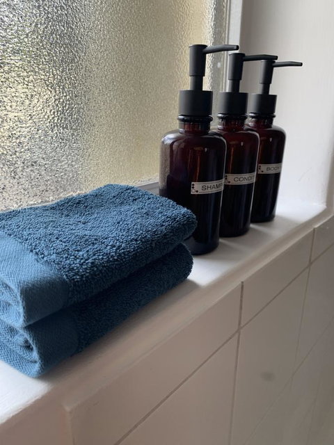 Sunshine Four - Palm Beach Accommodation 42