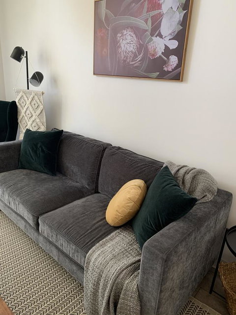 Sunshine Four - Palm Beach Accommodation 1