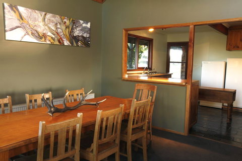 Eagles Range - Palm Beach Accommodation 6