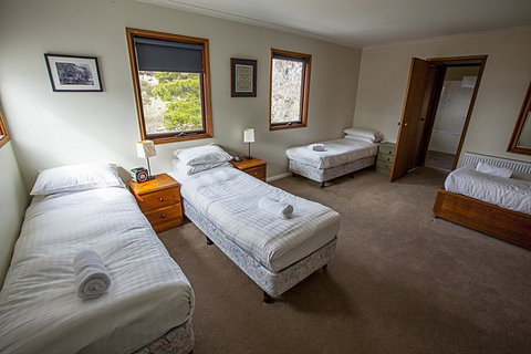 Eagles Range - Palm Beach Accommodation 10