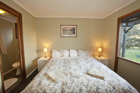 Eagles Range - Palm Beach Accommodation 7