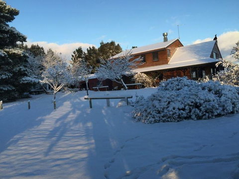 Eagles Range - Palm Beach Accommodation 1