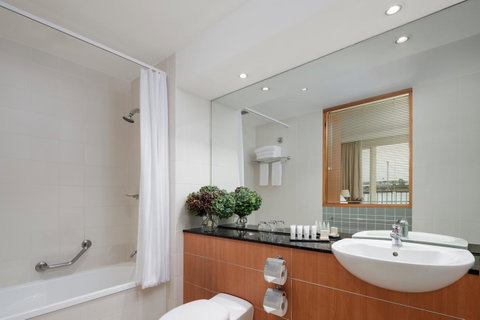 Rydges Newcastle - Palm Beach Accommodation 20