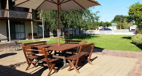 Coonawarra Motor Lodge - Palm Beach Accommodation 14