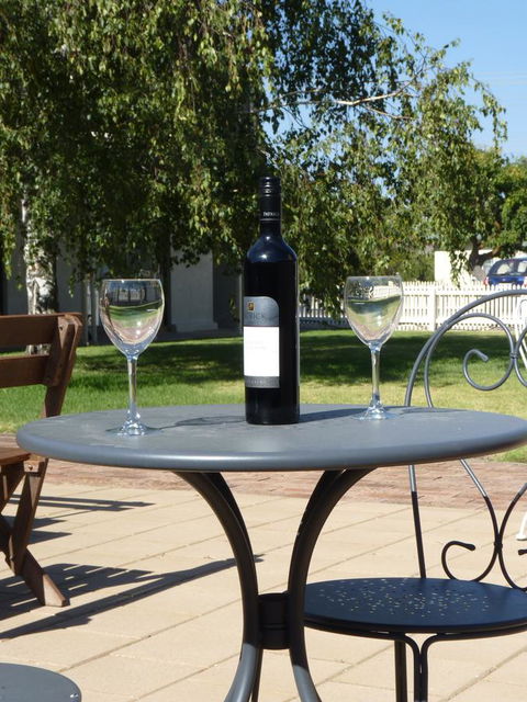 Coonawarra Motor Lodge - Palm Beach Accommodation 4