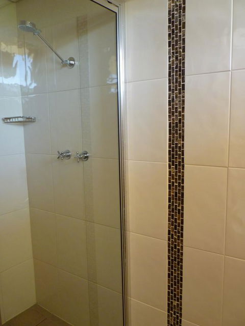 Coonawarra Motor Lodge - Palm Beach Accommodation 11