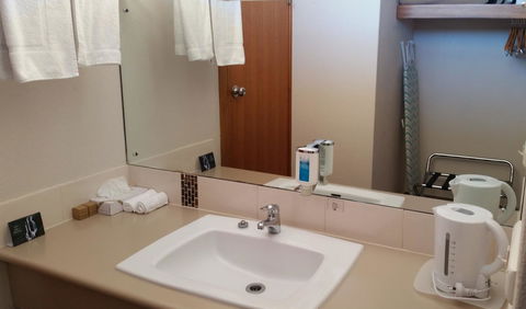 Coonawarra Motor Lodge - Palm Beach Accommodation 15