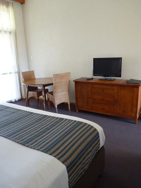 Coonawarra Motor Lodge - Palm Beach Accommodation 6