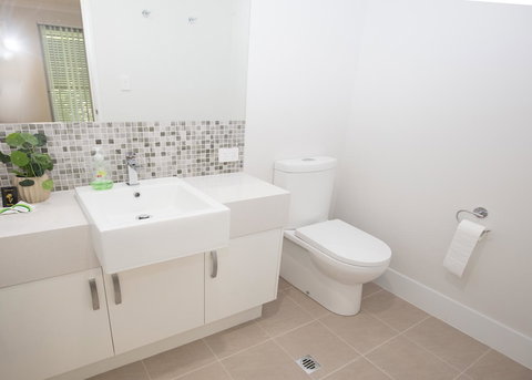 Yaran Suites - Palm Beach Accommodation 7