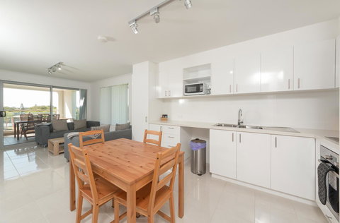 Yaran Suites - Palm Beach Accommodation 42