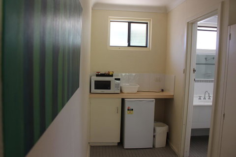 Karri Forest Motel - Palm Beach Accommodation 42