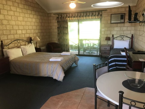 Karri Forest Motel - Palm Beach Accommodation 8