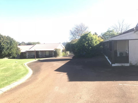 Karri Forest Motel - Palm Beach Accommodation 19