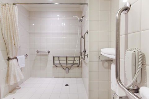 Duxton Hotel Perth - Palm Beach Accommodation 4