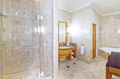 Duxton Hotel Perth - Palm Beach Accommodation 3