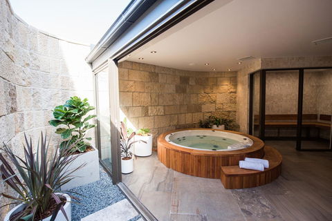 Anchorage Port Stephens - Palm Beach Accommodation 13