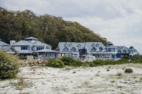 Anchorage Port Stephens - Palm Beach Accommodation 4