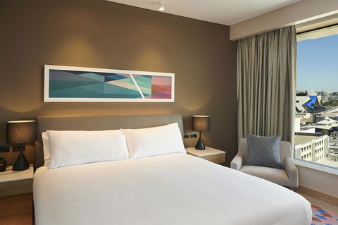Doubletree By Hilton Perth Northbridge - Palm Beach Accommodation 11