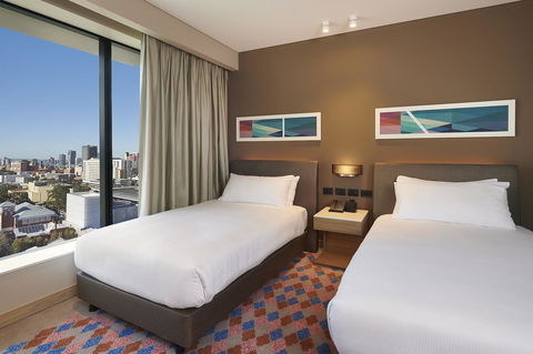 Doubletree By Hilton Perth Northbridge - Palm Beach Accommodation 12
