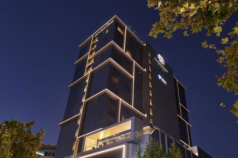 Doubletree By Hilton Perth Northbridge - Palm Beach Accommodation 5
