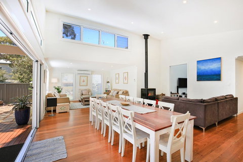 Calming Waters - Pet Friendly - Community Pool - Palm Beach Accommodation 7