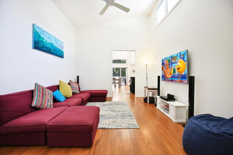 Calming Waters - Pet Friendly - Community Pool - Palm Beach Accommodation 9
