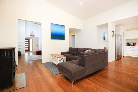 Calming Waters - Pet Friendly - Community Pool - Palm Beach Accommodation 10