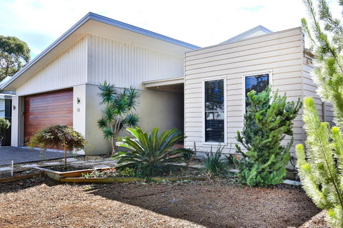 Calming Waters - Pet Friendly - Community Pool - Palm Beach Accommodation 37