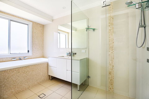 Calming Waters - Pet Friendly - Community Pool - Palm Beach Accommodation 23