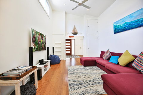 Calming Waters - Pet Friendly - Community Pool - Palm Beach Accommodation 3