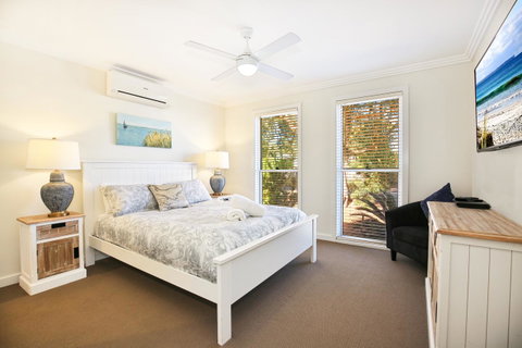 Calming Waters - Pet Friendly - Community Pool - Palm Beach Accommodation 5